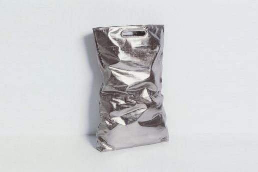 Helmut Lang 推出售价 $495 美元的「垃圾袋」