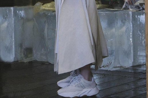 《Vogue》澳洲版为 YEEZY BOOST Wave Runner 700 拍摄造型特辑 Lookbook