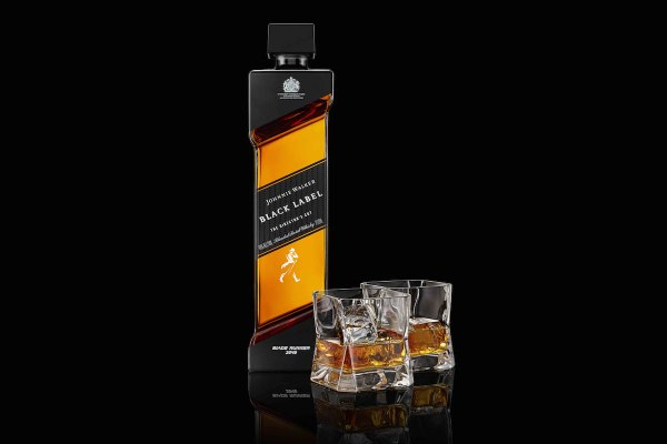 《Blade Runner 2049》× Johnnie Walker 限量版 Black Label The Director's Cut 威士忌