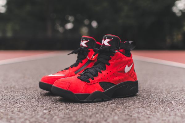 KITH × Nike Air Maestro II High 联名鞋款开箱影片