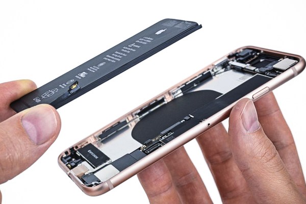 全面拆解 iPhone 8 玻璃背板天价维修之谜
