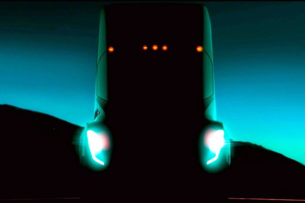 疑似 Tesla 电动卡车 Semi-Truck 谍照曝光