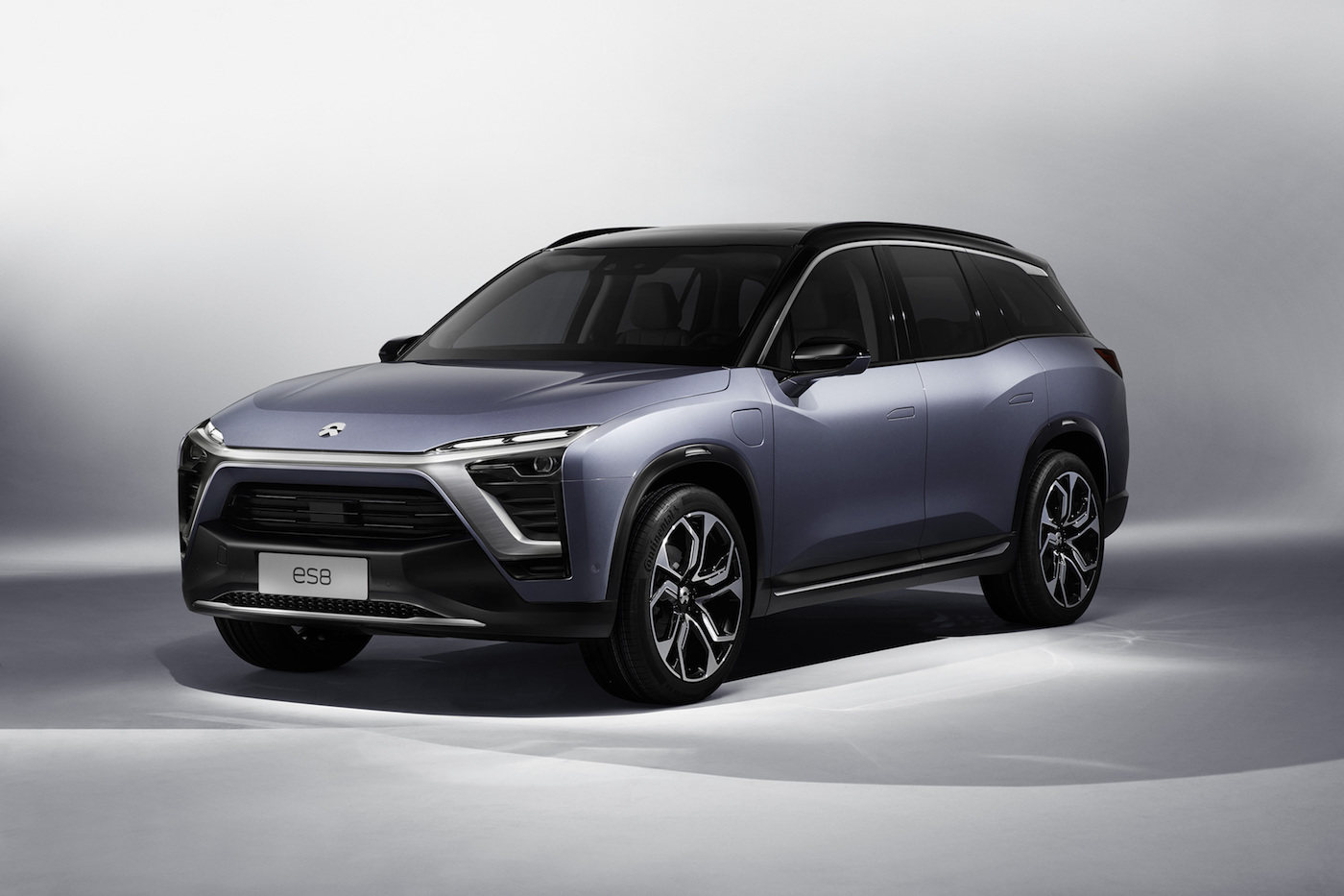 蔚来的 ES8 七座电动 SUV 正式开卖了