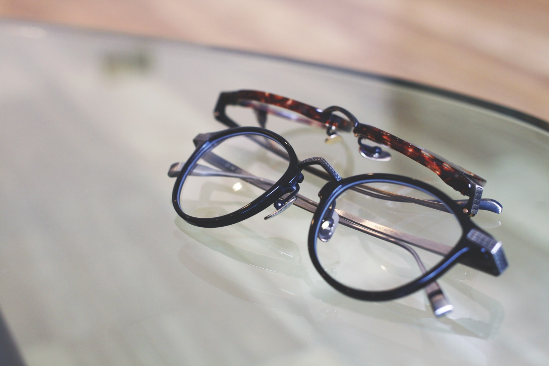 OWDEN Eyewear 推出别注 Harvey Celluloid 赛璐珞镜款