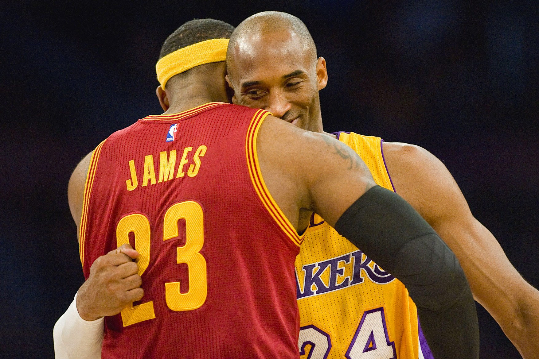 Kobe Bryant 欢迎 LeBron James 加入「Lakers 大家庭」并盛赞管理层