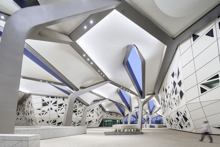 走进 Zaha Hadid 建筑事务所于沙特阿拉伯打造的非营利研究中心 KAPSARC