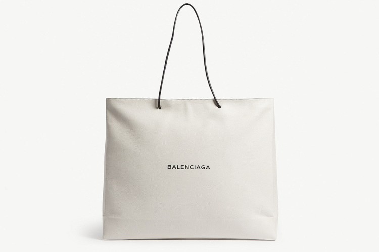 Balenciaga 推出售价 $2,190 美元的最新购物袋