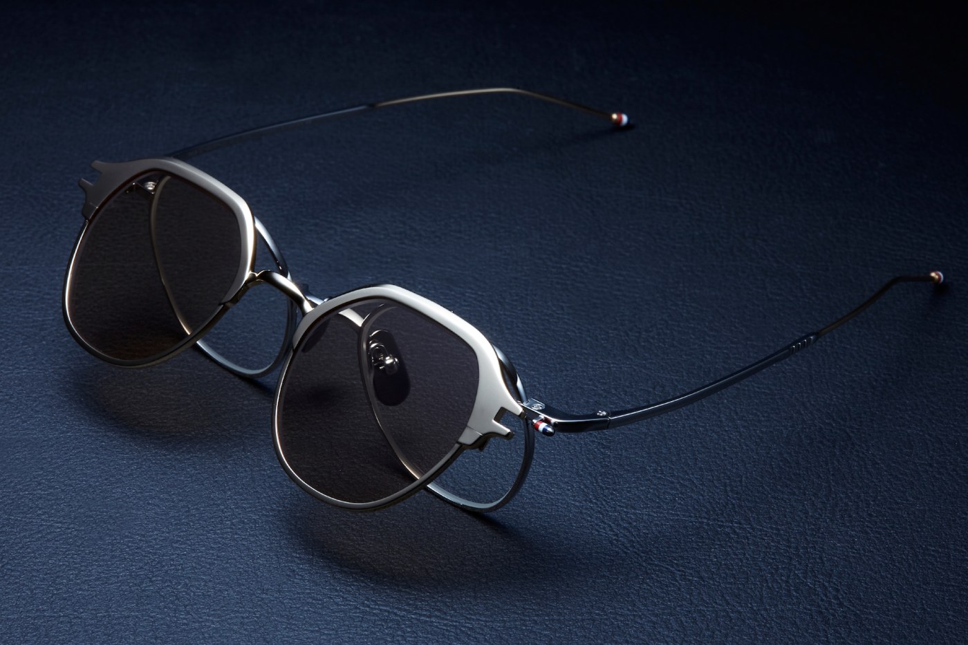 Thom Browne 推出全新 TBS812 太阳眼镜