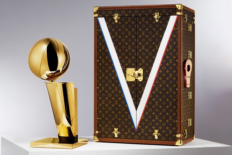 Louis Vuitton 正式推出 NBA 官方总冠军奖杯提箱