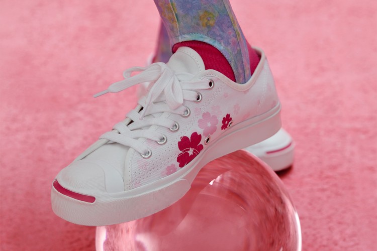 Converse 全新樱花系列鞋款正式登场