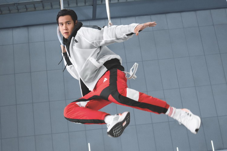 彭于晏演绎 adidas 释出全新 Future of Sportswear 和 Outer Jacket 系列