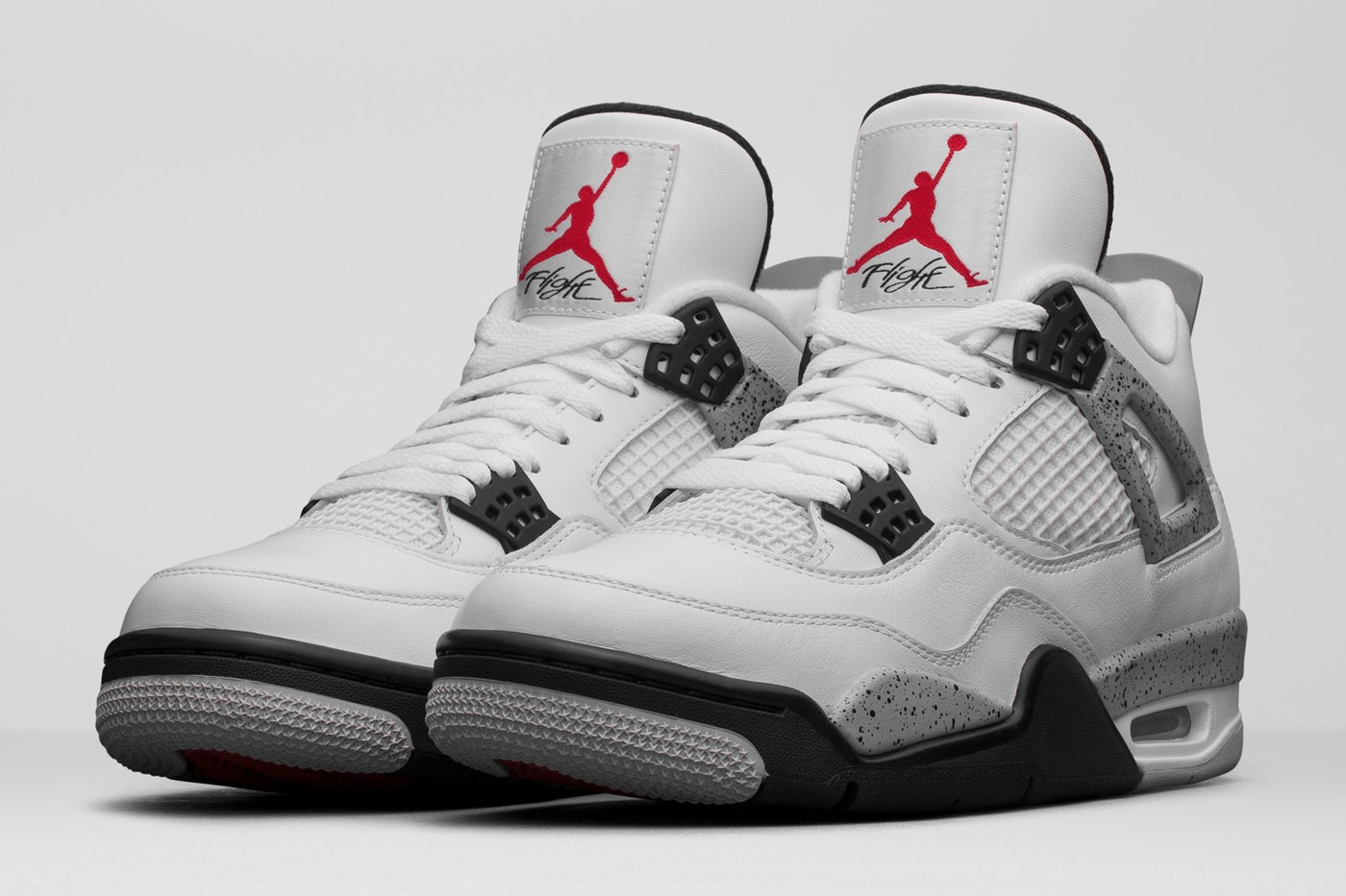 Air Jordan 4 经典白水泥配色「White Cement」鞋款复刻日期疑似曝光