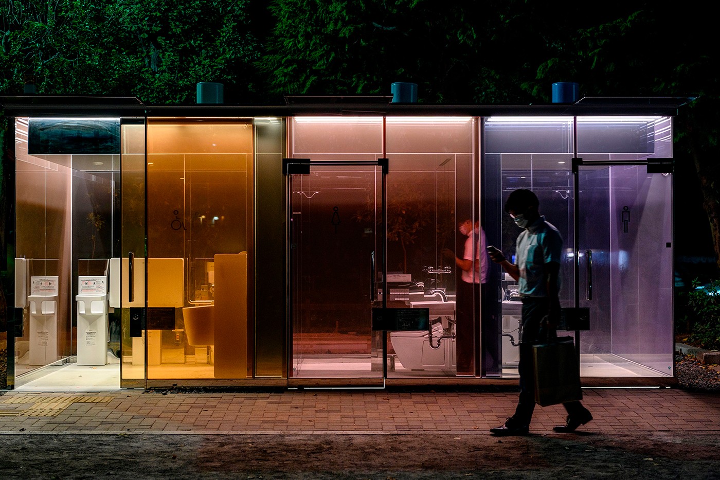 日本知名建筑师坂茂于东京涉谷区打造别注「透明公共厕所」