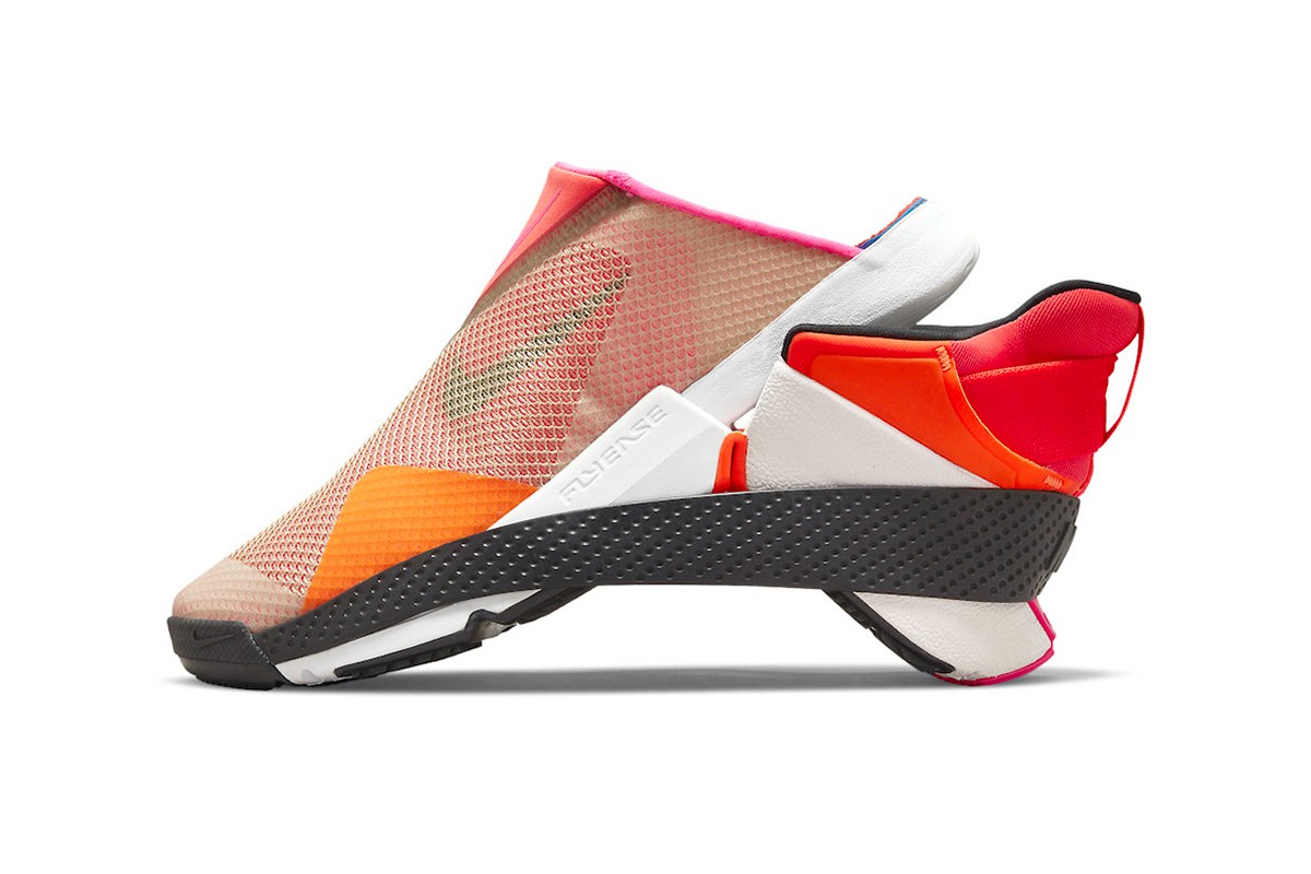 率先近赏 Nike GO FlyEase 全新配色「Red/Black」鞋款官方图辑