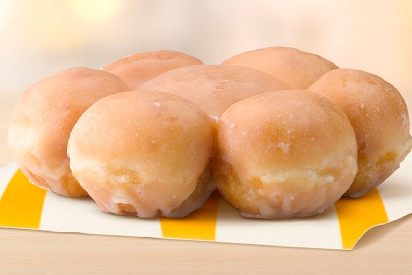 McDonald's 限时推出全新 Glazed Pull Apart 甜甜圈