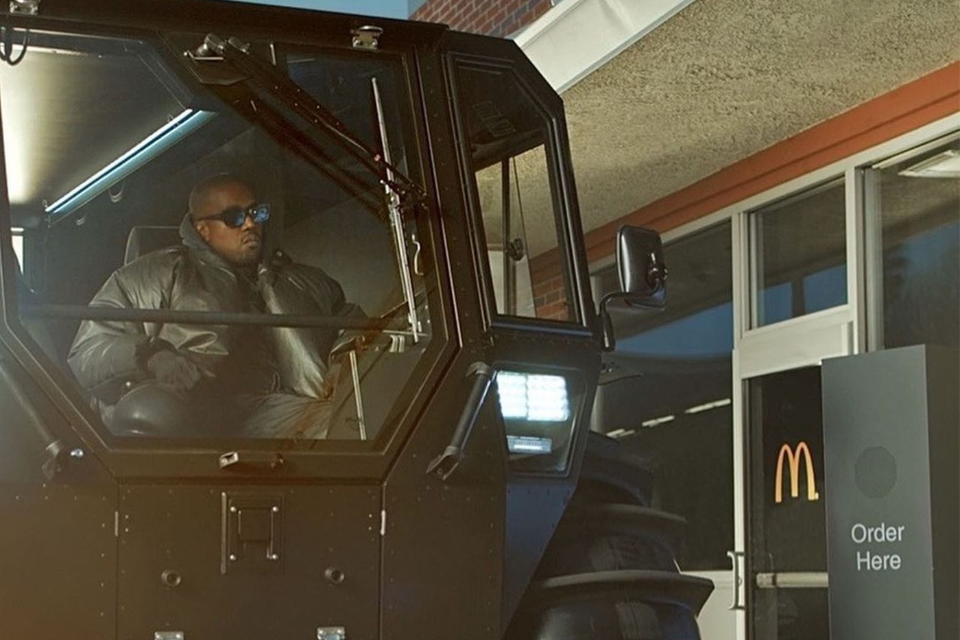 侃爷 Kanye West 出镜麦当劳 McDonald's 最新超级碗 Super Bowl LVI 广告