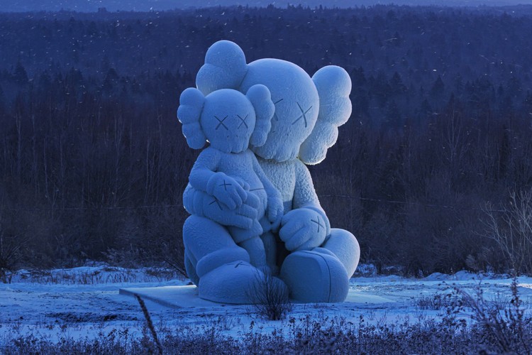 KAWS:HOLIDAY 第八站正式登陆中国长白山