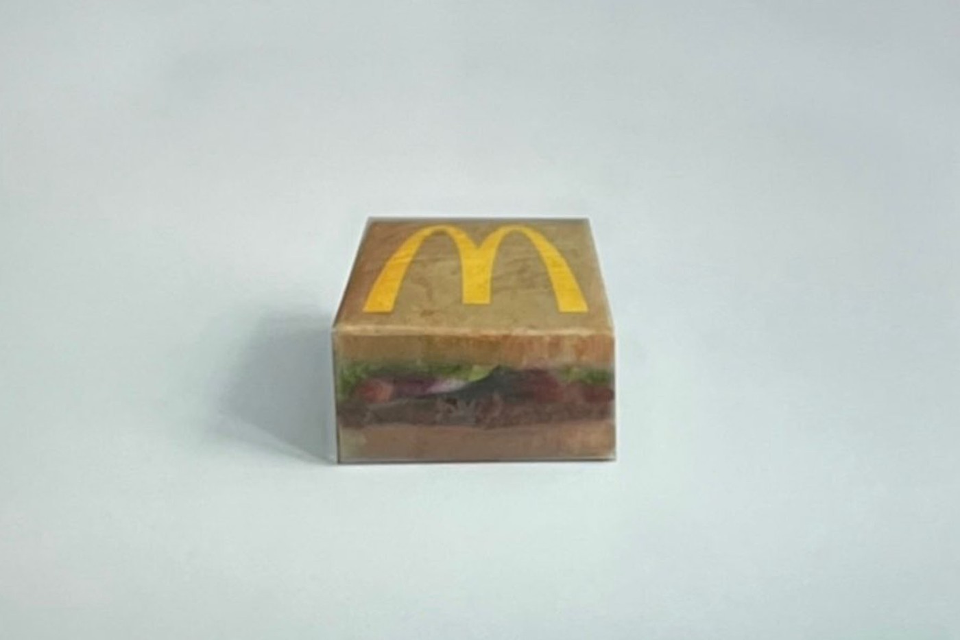 Kanye West 率先亮相为 McDonald's 设计的全新包装