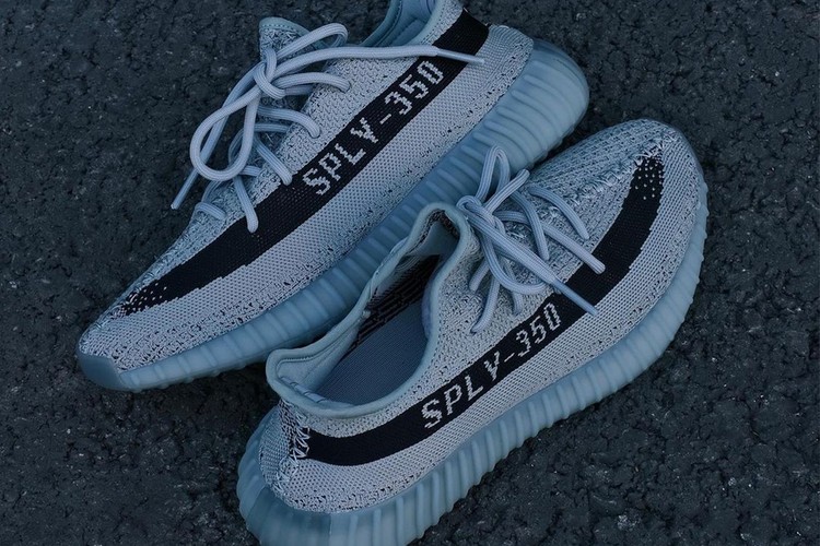 率先预览 YEEZY BOOST 350 V2 最新配色「Jade Ash」鞋款