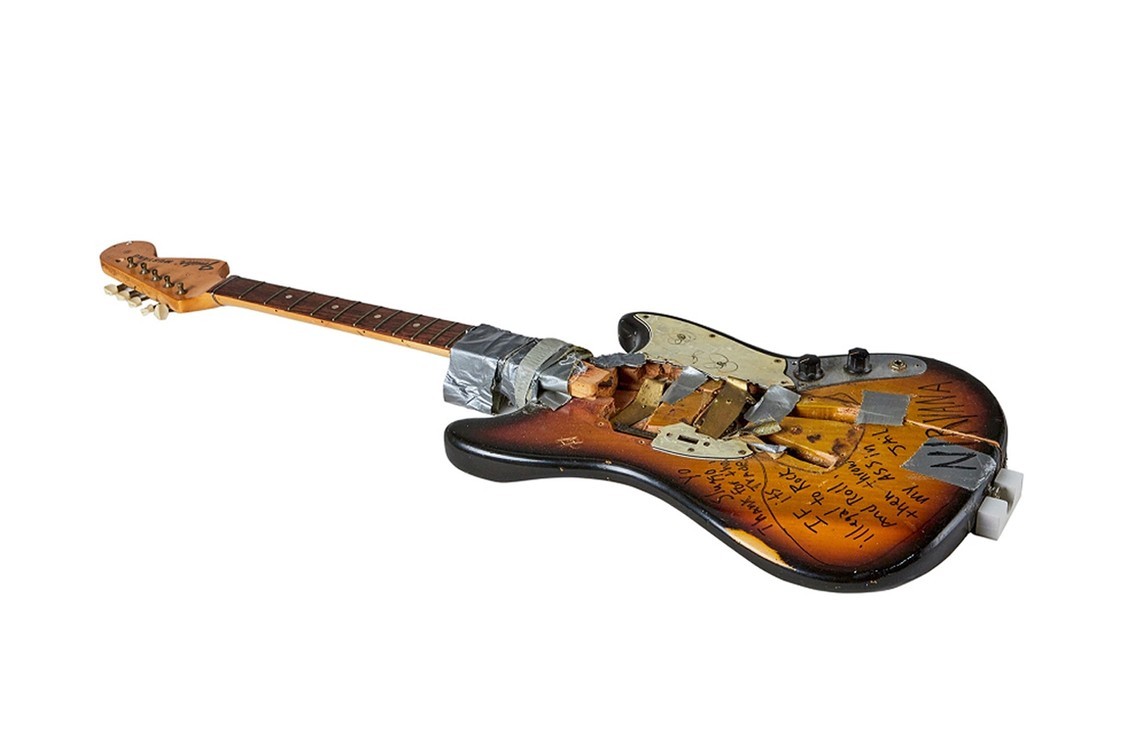 Kurt Cobain 所有 1973 Fender Mustang 吉他以近 $50 万美元拍卖成交