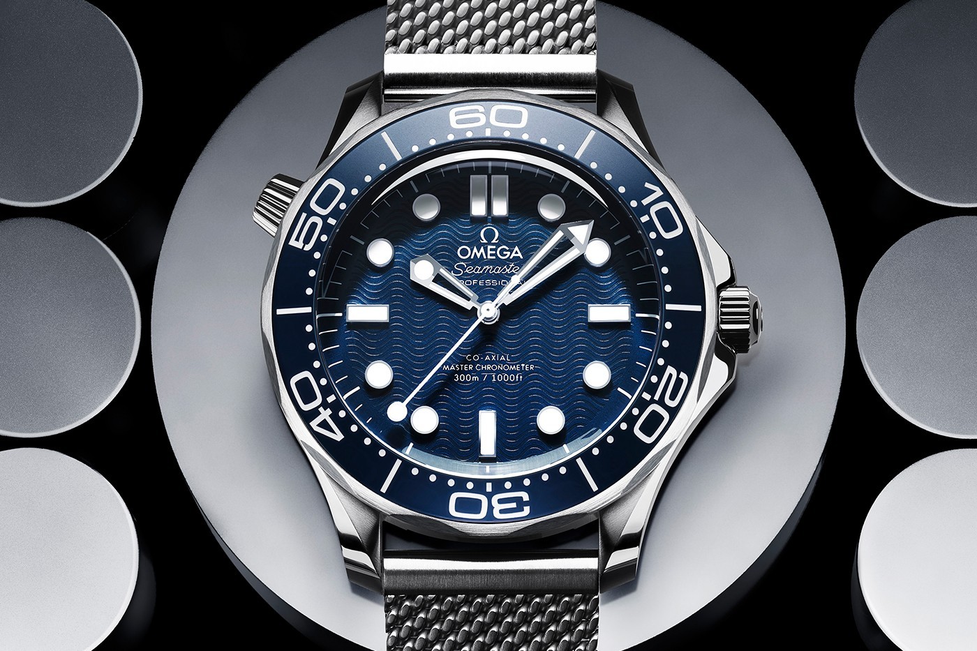 OMEGA 推出全新《James Bond》60 周年纪念 Seamaster Diver 300M