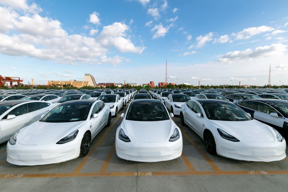 特斯拉 Tesla 在 2022 年 Q4 交付 40.5 万辆新车，创下公司新纪录
