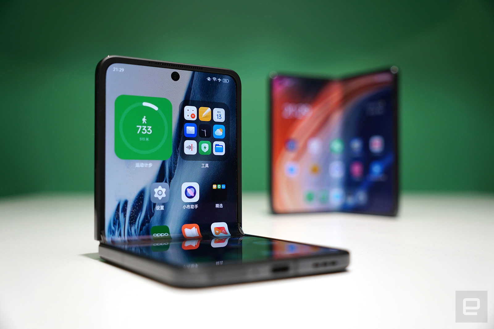 Oppo Find N2 Flip 折叠手机正式登陆香港，要价 HK$6,999