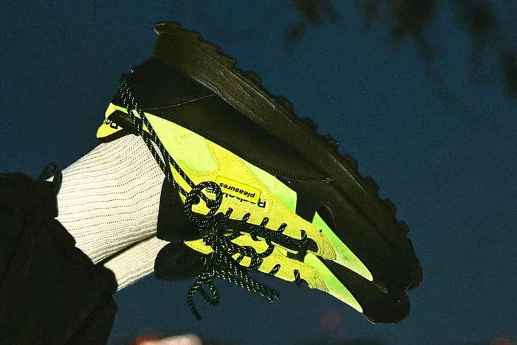 率先近赏 PLEASURES × Reebok Classic Leather Trail 最新联名鞋款