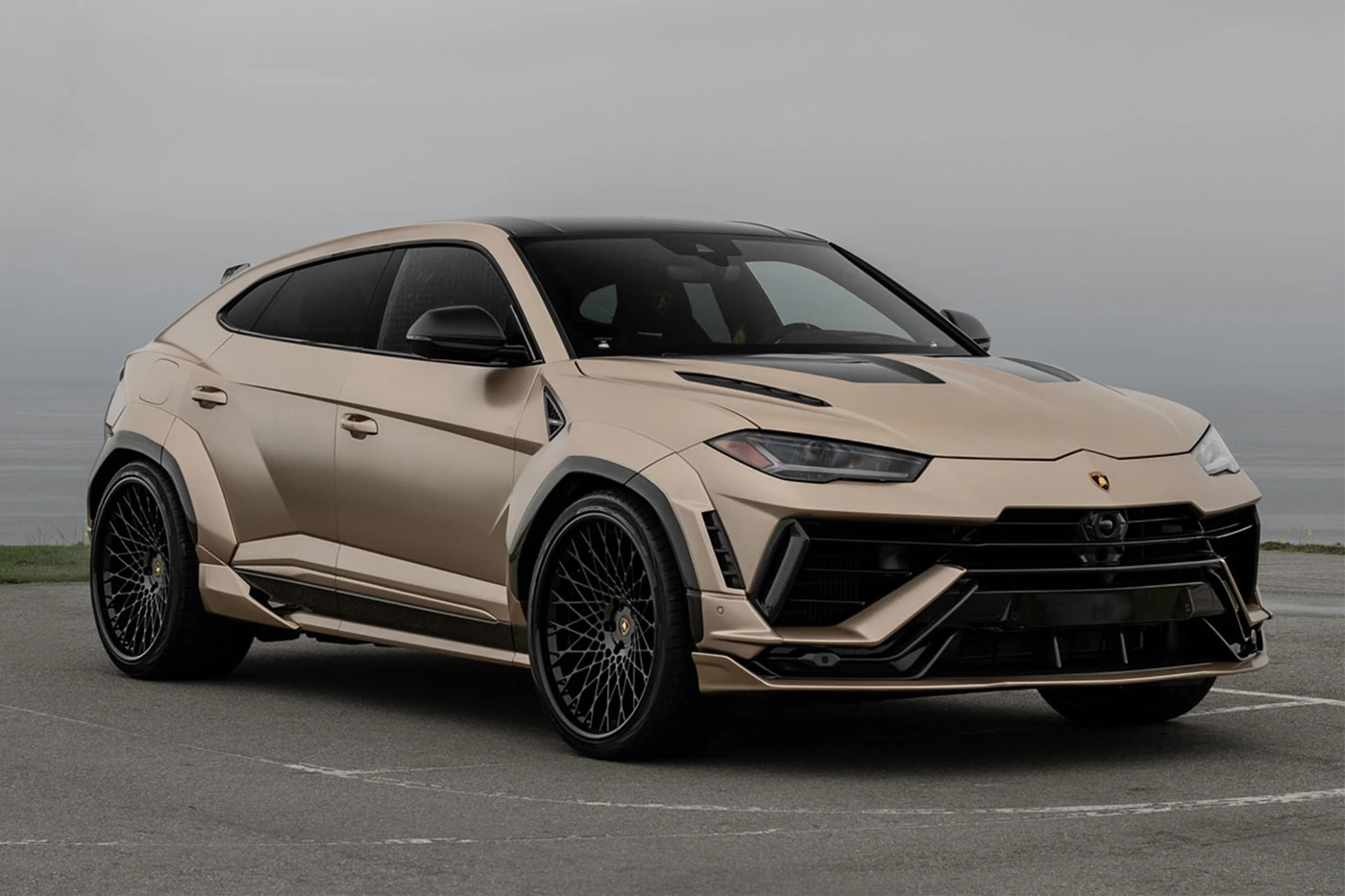 1016 Industries 推出 Lamborghini Urus 限量宽体碳纤维改装套件