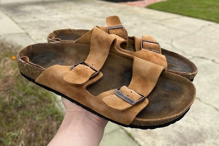 创意人士 José Wong 重塑 Jobs 生前穿过的 Birkenstock 凉鞋