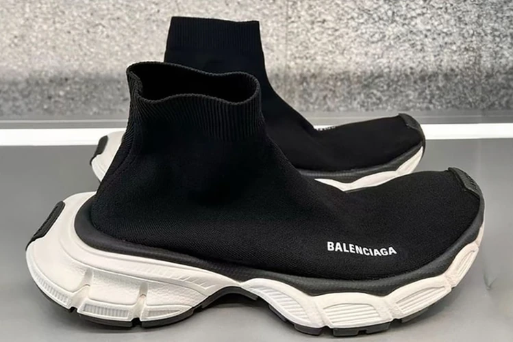 Balenciaga 曝光 Speed Trainer 外观结合 3XL Trainer 大底改版鞋款