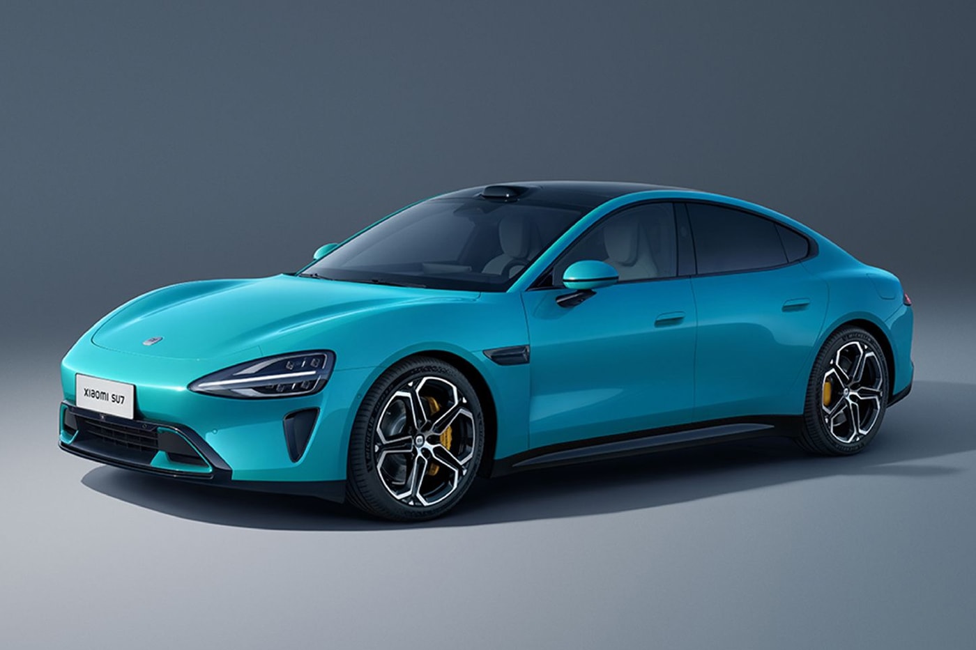 BMW、Mercedes-Benz 设计师操刀，小米首款电动车「SU7」规格正式公开