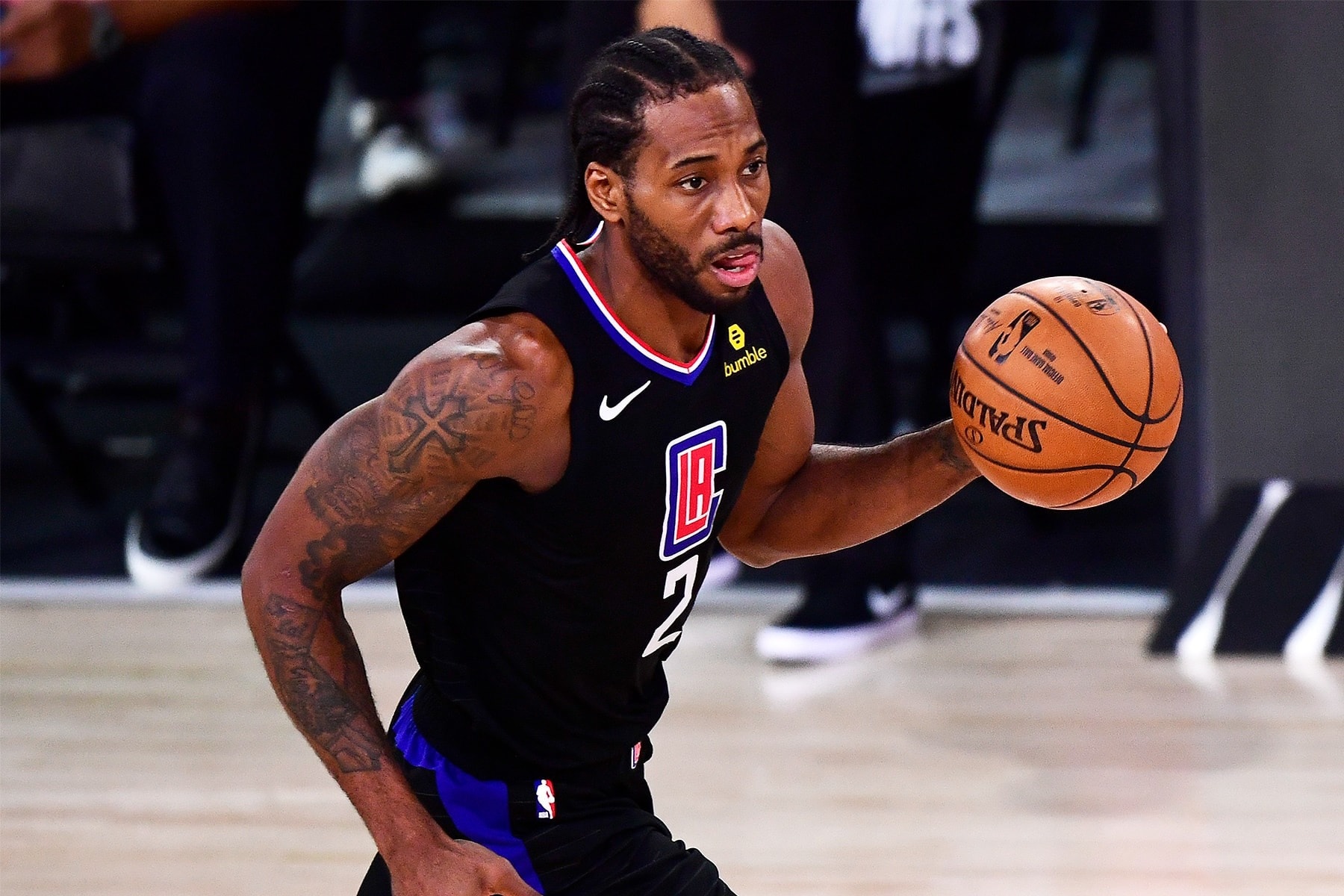 3 年总额 $1.53 亿美元！Kawhi Leonard 续穿 Los Angeles Clippers 战袍至 2027 年