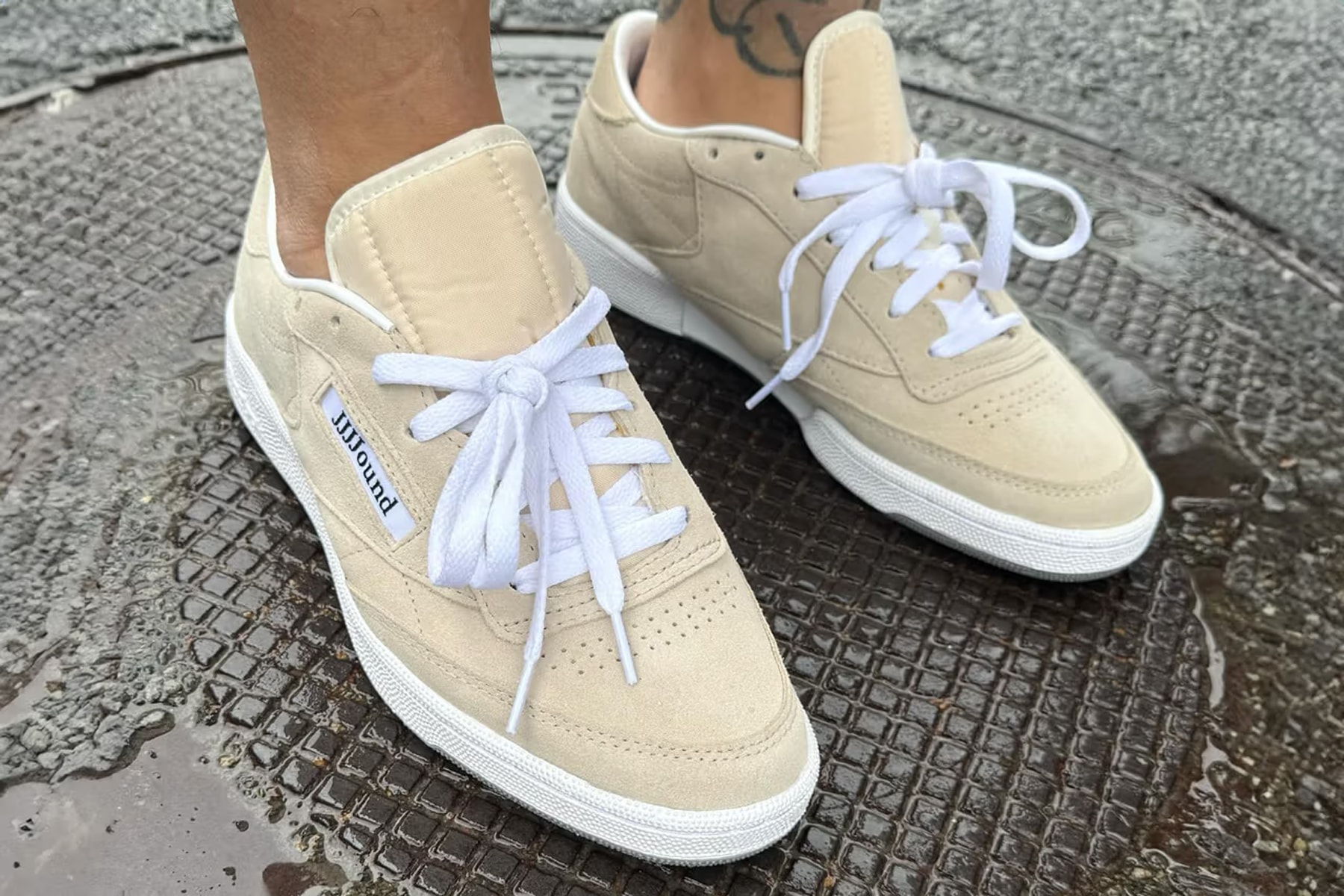 JJJJound × Reebok Club C 最新联名系列鞋款即将登场