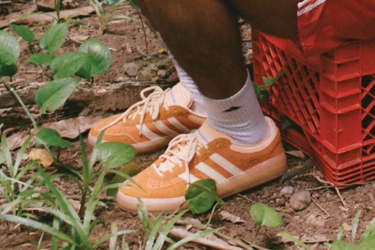 抢先预览 Bad Bunny × adidas Gazelle Indoor「Unity Orange」联名鞋款