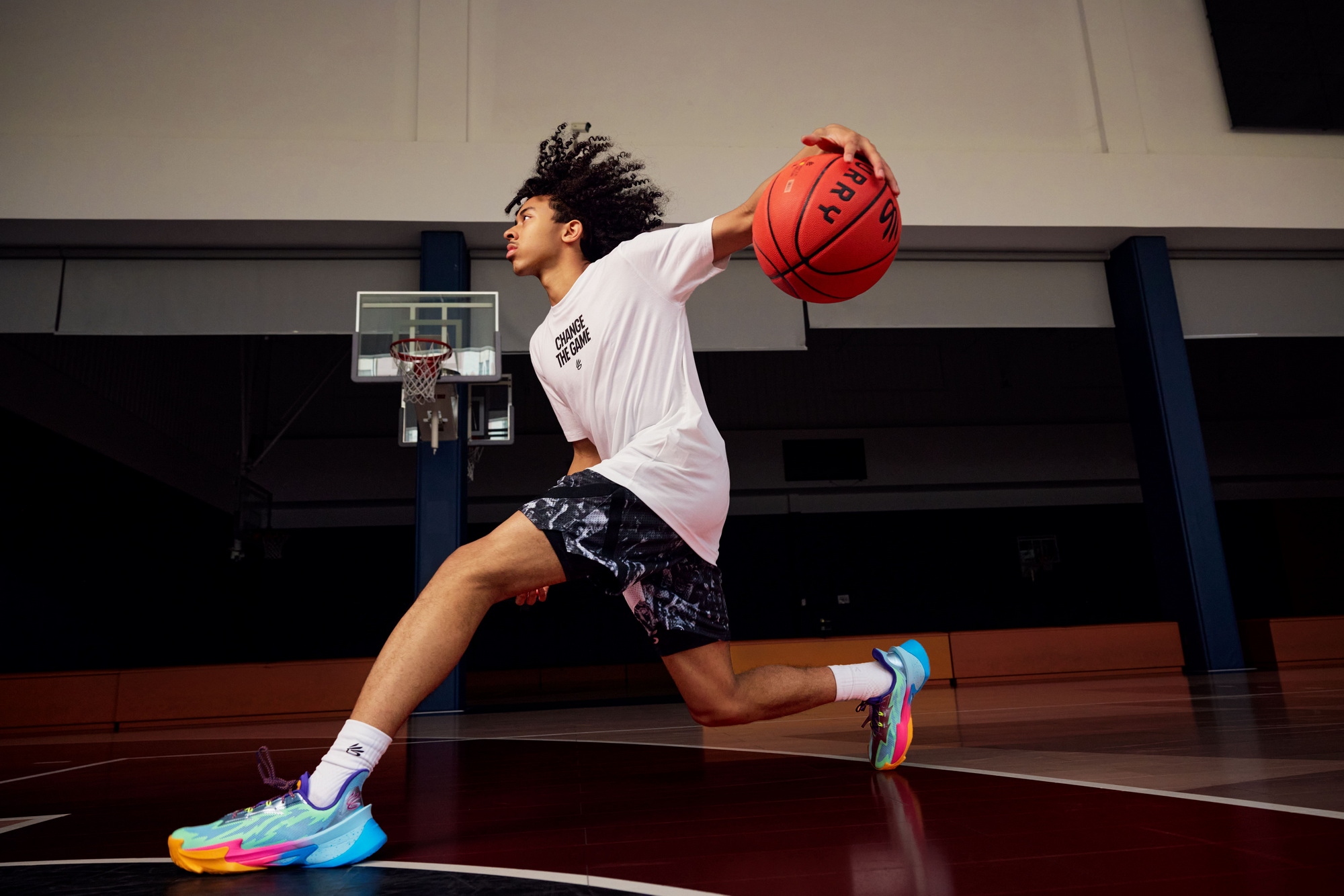 Under Armour 安德玛旗下 CURRY 品牌签约篮球新星朱正