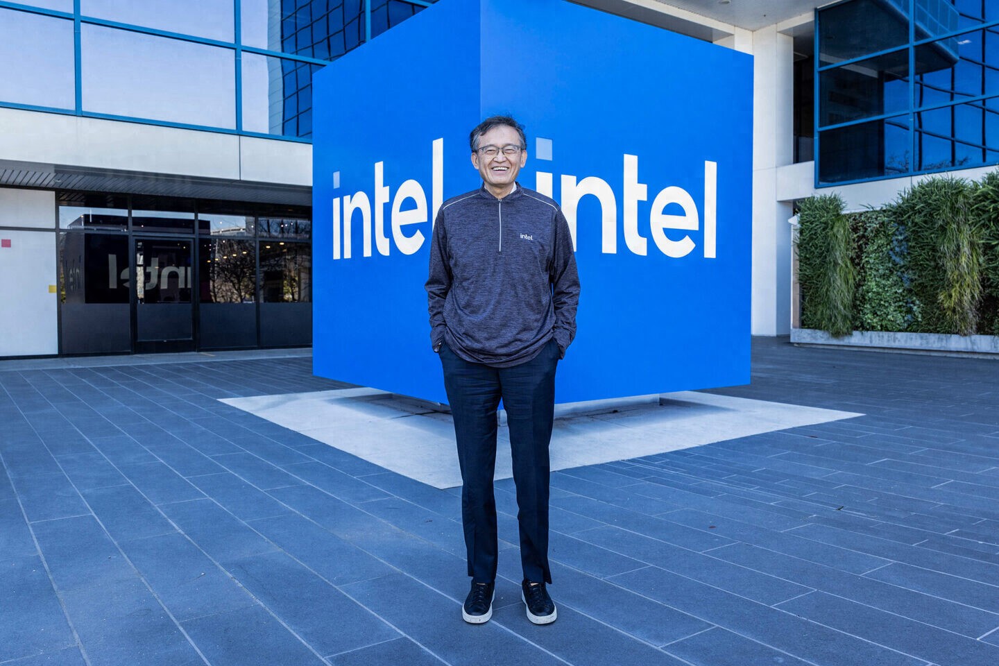 英特尔 CEO 陈立武被国会议员问及其在中国投资的问题