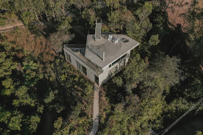 Atelier Garcia 山巅 Concrete House：将粗犷主义融入壮阔山景