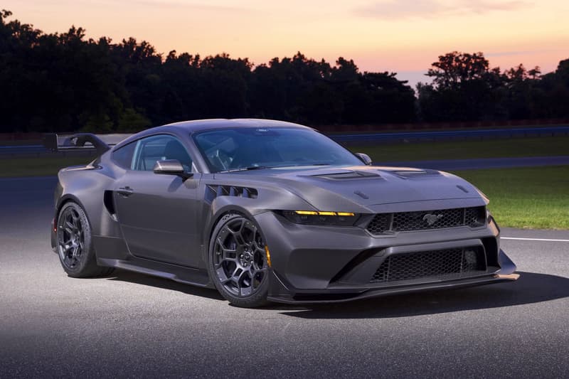 Ford 亮相 Mustang GTD Liquid Carbon：裸碳纤车体与赛道级精准