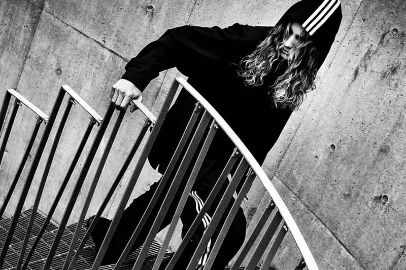Y-3 2025 秋冬系列：Daido Moriyama 镜头下 adidas Three Stripes 与东京建筑交错