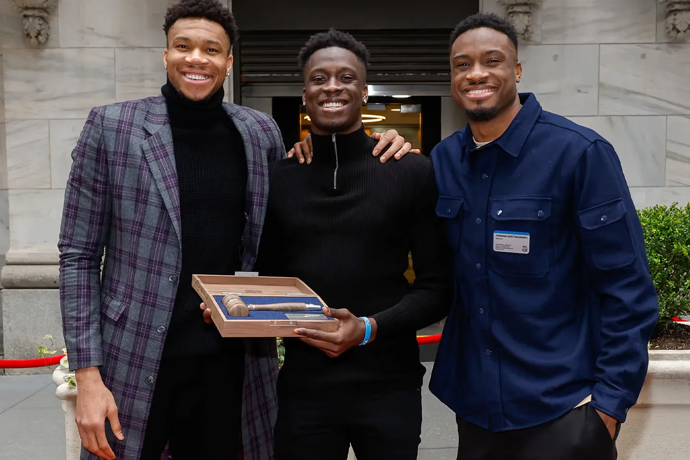 NBA 史上首次！Antetokounmpo 字母哥三兄弟齐聚密尔沃基雄鹿队