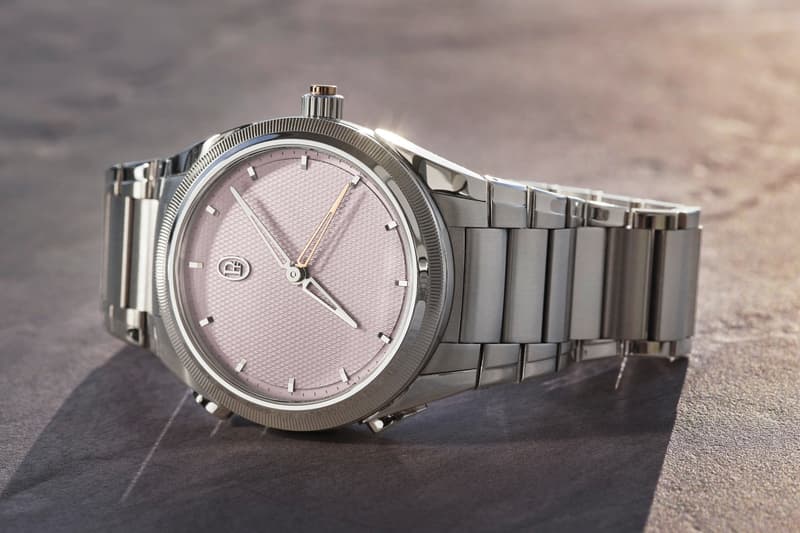 Parmigiani Fleurier 推出 Tonda PF Minute Rattrapante「Arctic Rose」优雅霜粉色表盘