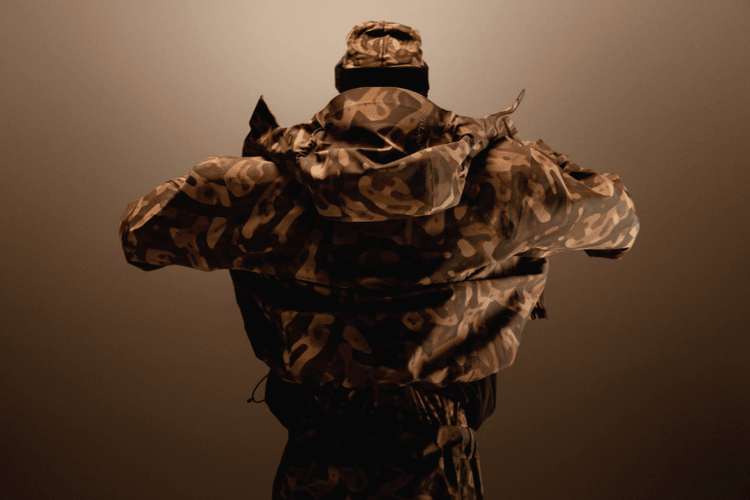 Arc’teryx 联乘 Atomic 推出全新 2025 Grottoflage 系列