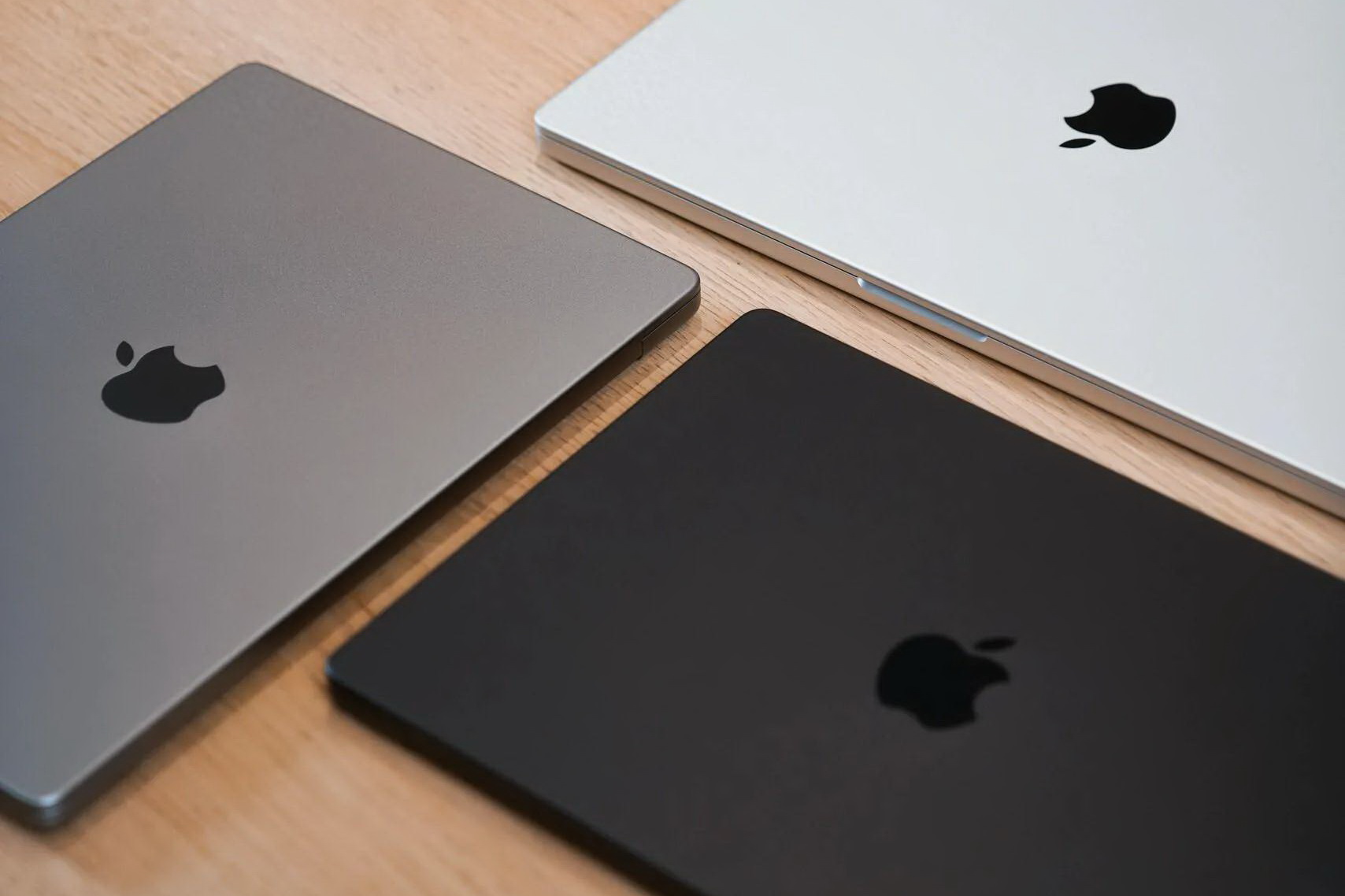 Apple 苹果确认 14 英寸 M5 MacBook Pro 采用易更换电池设计，自助维修支持同步上线