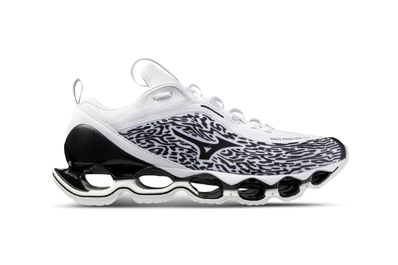 率先近赏 Mizuno Wave Prophecy 13.2「White/Black」官方实物图