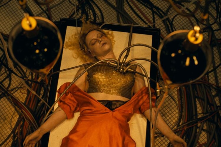 抢先观看 Maggie Gyllenhaal 新作《The Bride!》正式预告