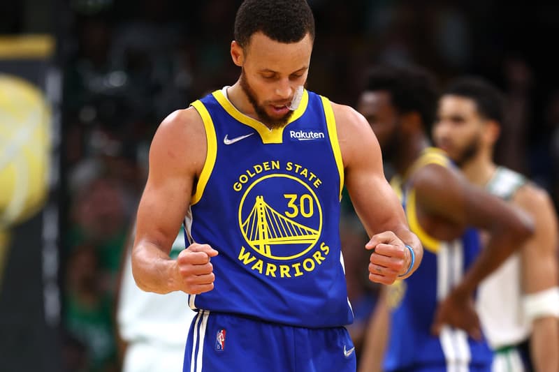 Stephen Curry 2022 总决赛 G6 战袍成交价 245 万美元