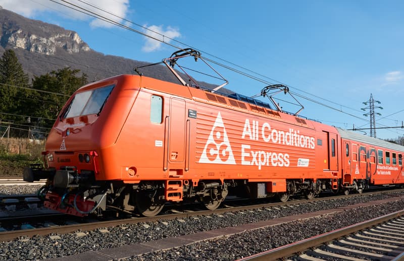 Nike ACG 推出「All Conditions Express」机能移动基地营列车