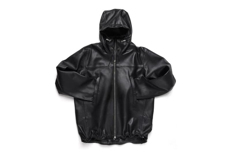 JJJJound 率先曝光全黑皮革 Full Zip Parka 连帽外套