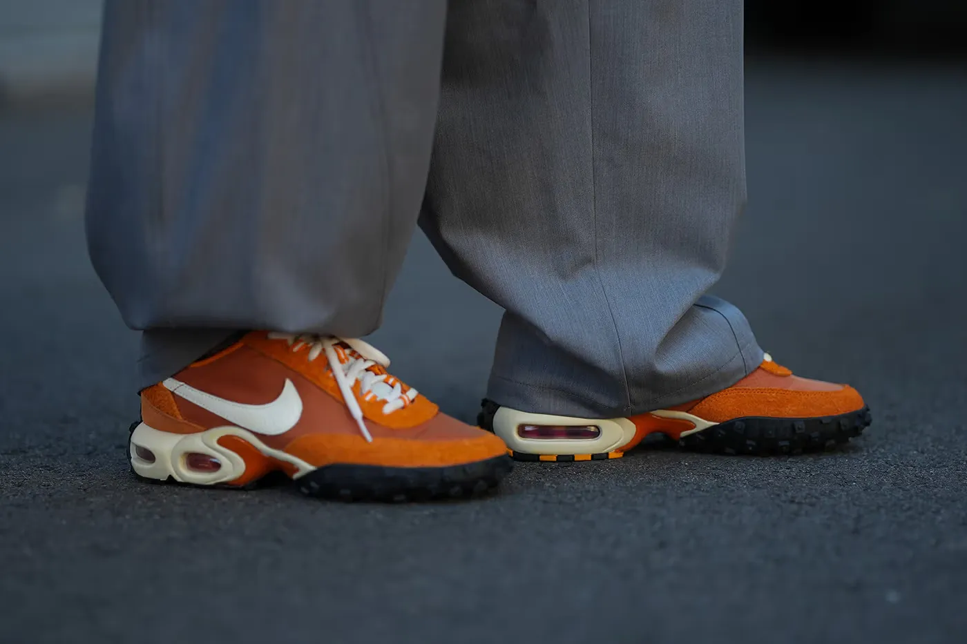 Nike 股价暴跌：Swoosh 撤回 DTC 转型、重投批发战场